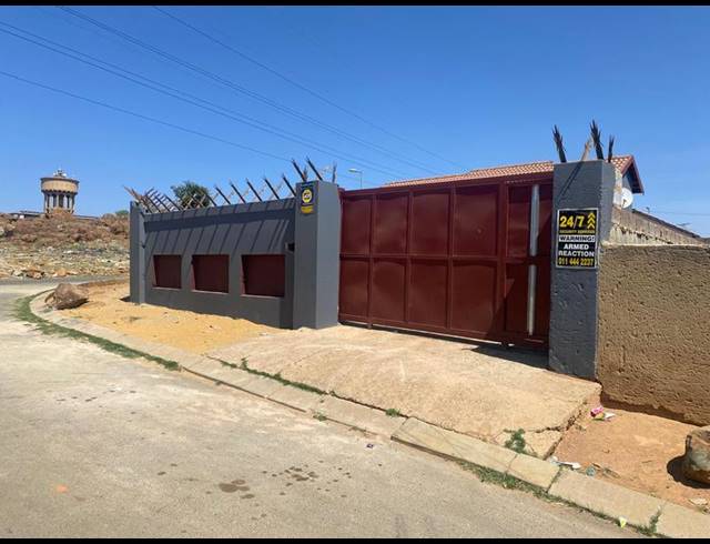 3 BEDROOM HOUSE FOR SALE IN JABULANI